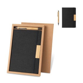 Conjunto Composto por 1 Caderno A5 com Capa RÃgida e 1 Caneta Esferográfica em Bambu Conjunto Composto por 1 Caderno A5 com Capa RÃgida e 1 Caneta Esferográfica em Bambu